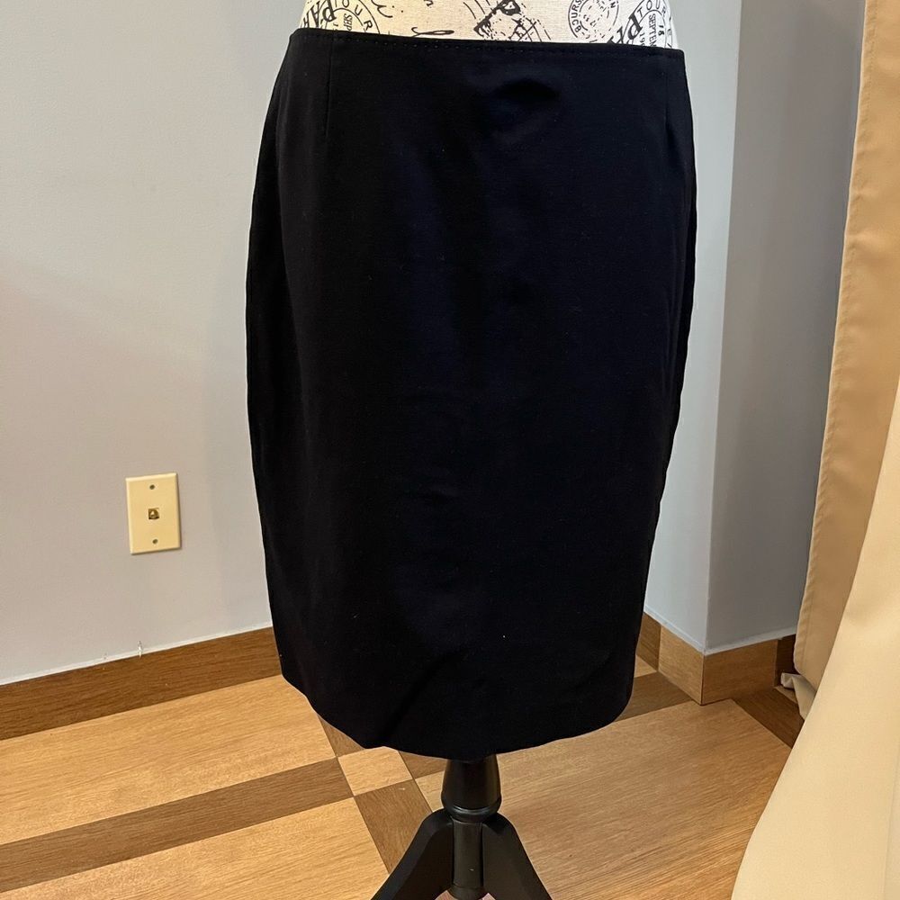 Elie Tahari black skirt